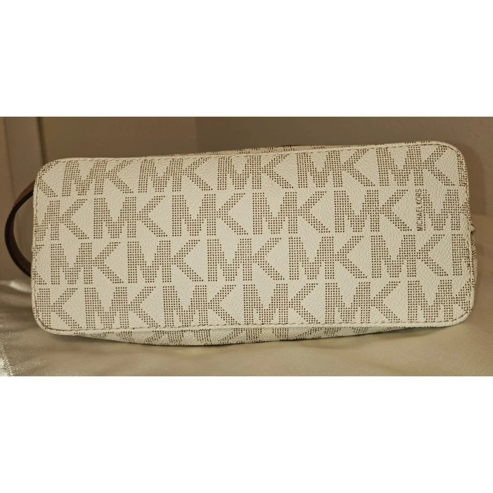 Michael Kors Cindy Large Dome Crossbody Bag 